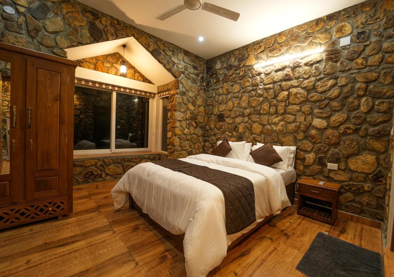 Tiyans Stone Castle Private Tea Villa Vagamon By Voye Homes Ngoại thất bức ảnh