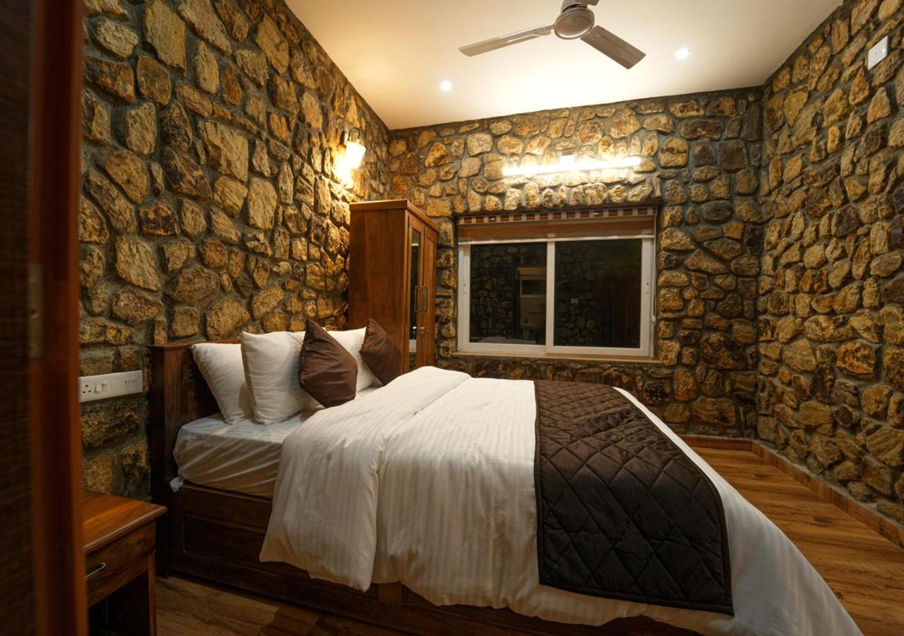 Tiyans Stone Castle Private Tea Villa Vagamon By Voye Homes Ngoại thất bức ảnh