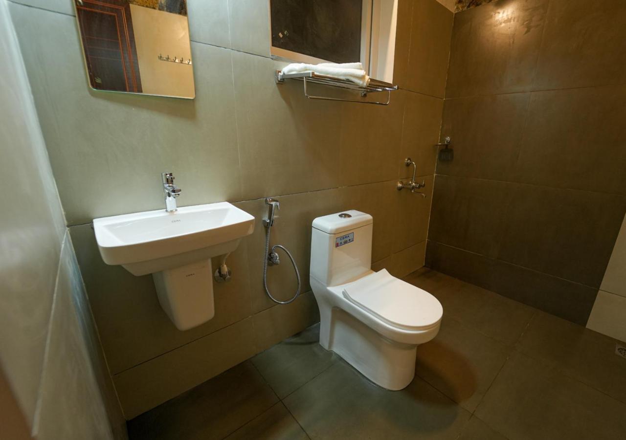 Tiyans Stone Castle Private Tea Villa Vagamon By Voye Homes Ngoại thất bức ảnh