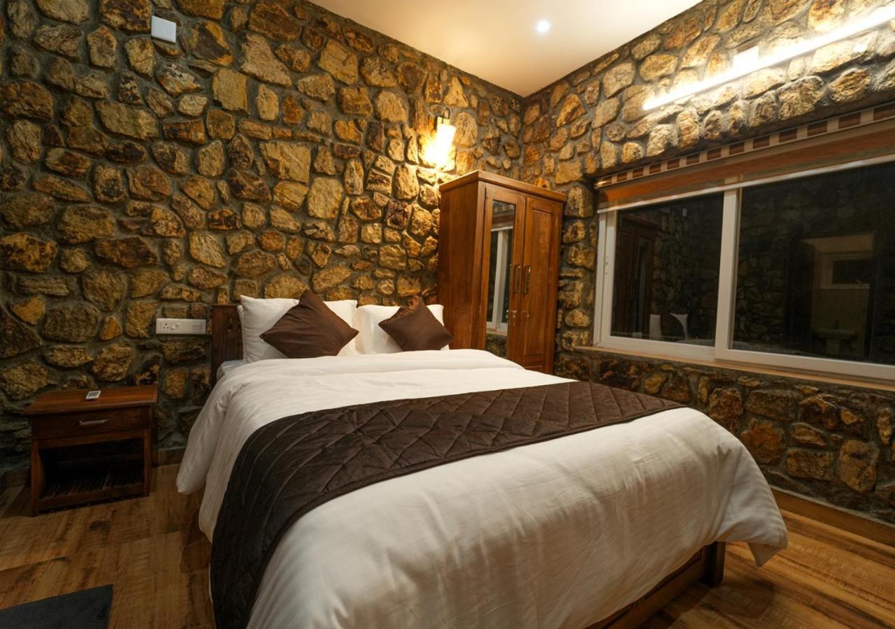 Tiyans Stone Castle Private Tea Villa Vagamon By Voye Homes Ngoại thất bức ảnh