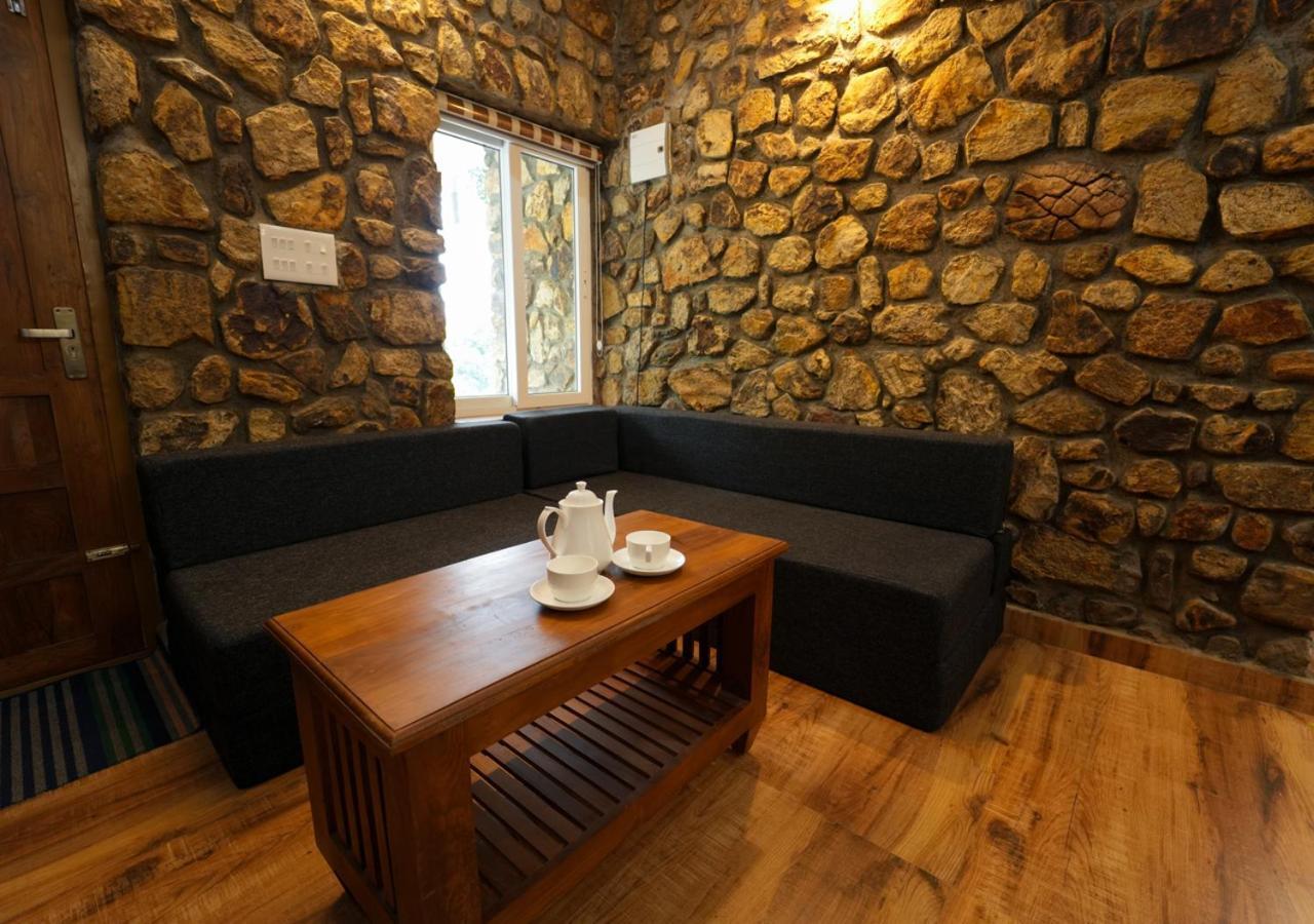 Tiyans Stone Castle Private Tea Villa Vagamon By Voye Homes Ngoại thất bức ảnh