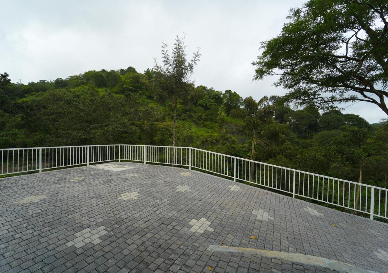 Tiyans Stone Castle Private Tea Villa Vagamon By Voye Homes Ngoại thất bức ảnh