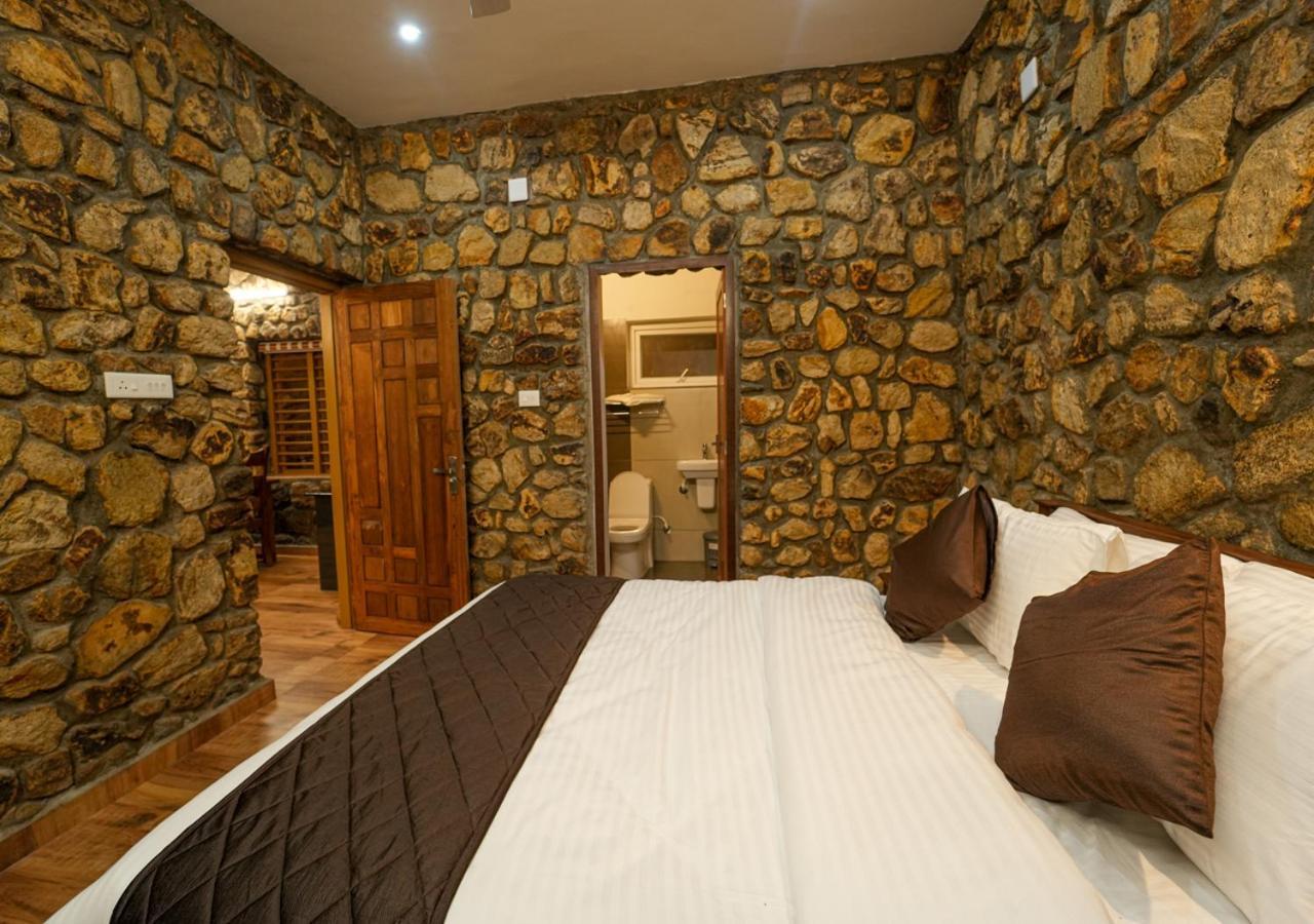 Tiyans Stone Castle Private Tea Villa Vagamon By Voye Homes Ngoại thất bức ảnh