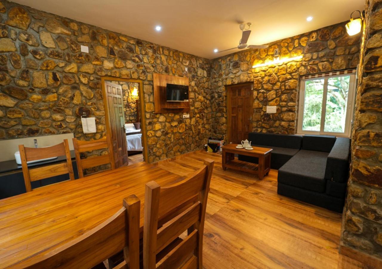 Tiyans Stone Castle Private Tea Villa Vagamon By Voye Homes Ngoại thất bức ảnh