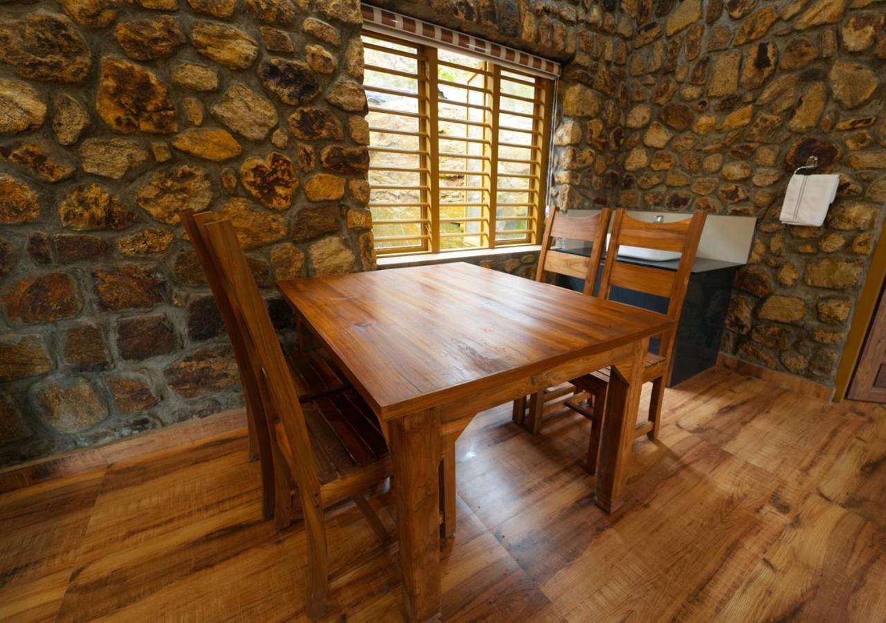Tiyans Stone Castle Private Tea Villa Vagamon By Voye Homes Ngoại thất bức ảnh